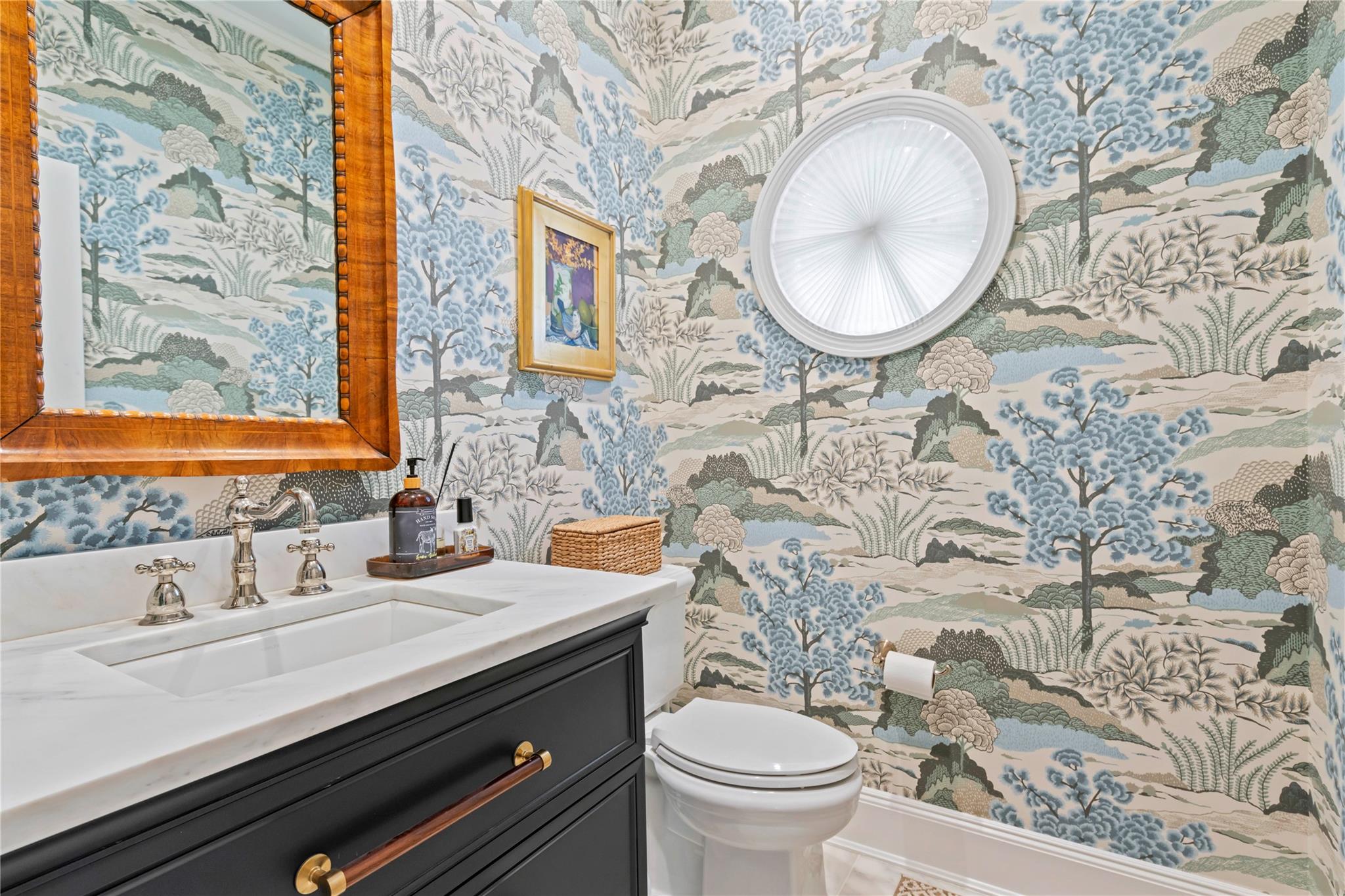 18 Matinecock Farms Road, Glen Cove, NY 11542