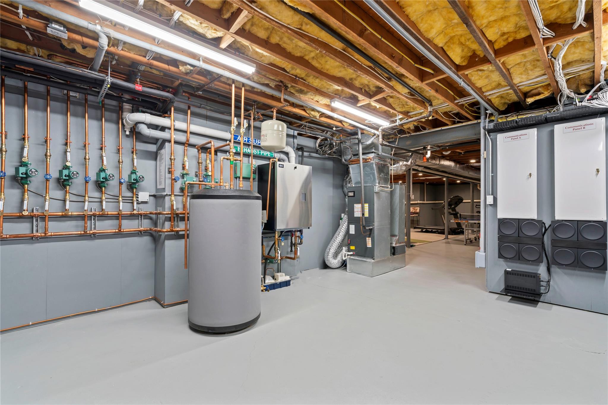 18 Matinecock Farms Road, Glen Cove, NY 11542