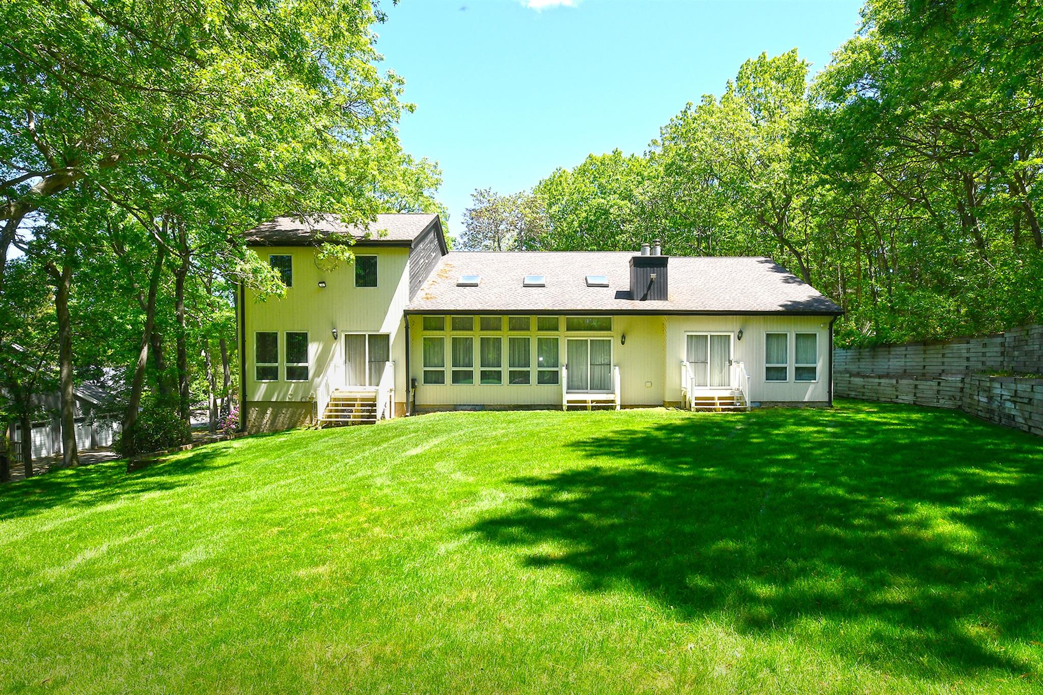 12 Deanna Court, Dix Hills, NY 11746