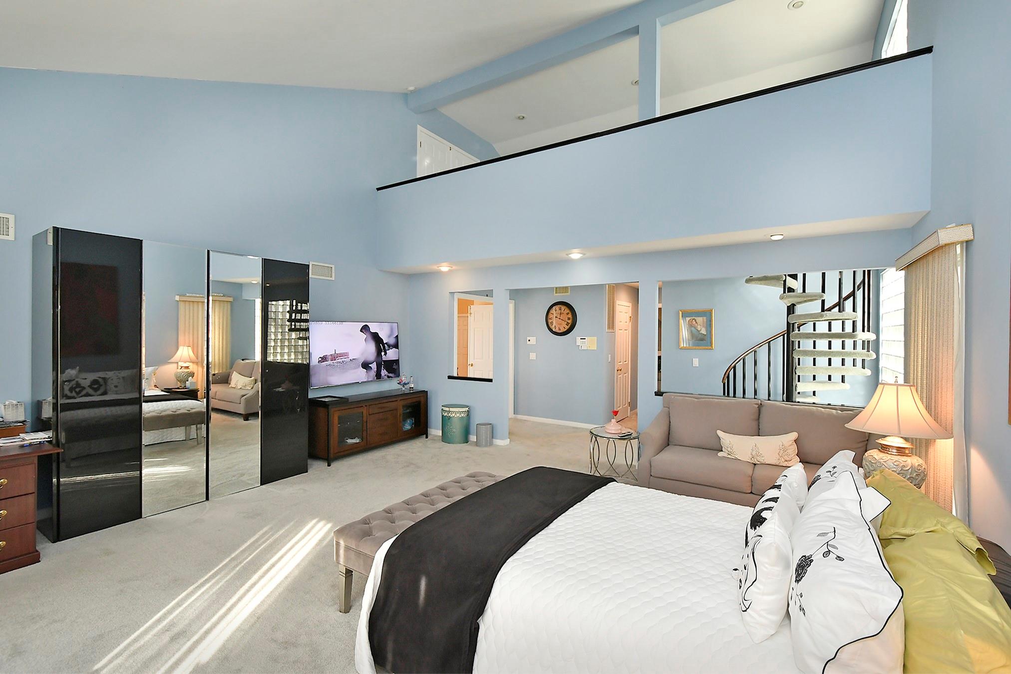 12 Deanna Court, Dix Hills, NY 11746