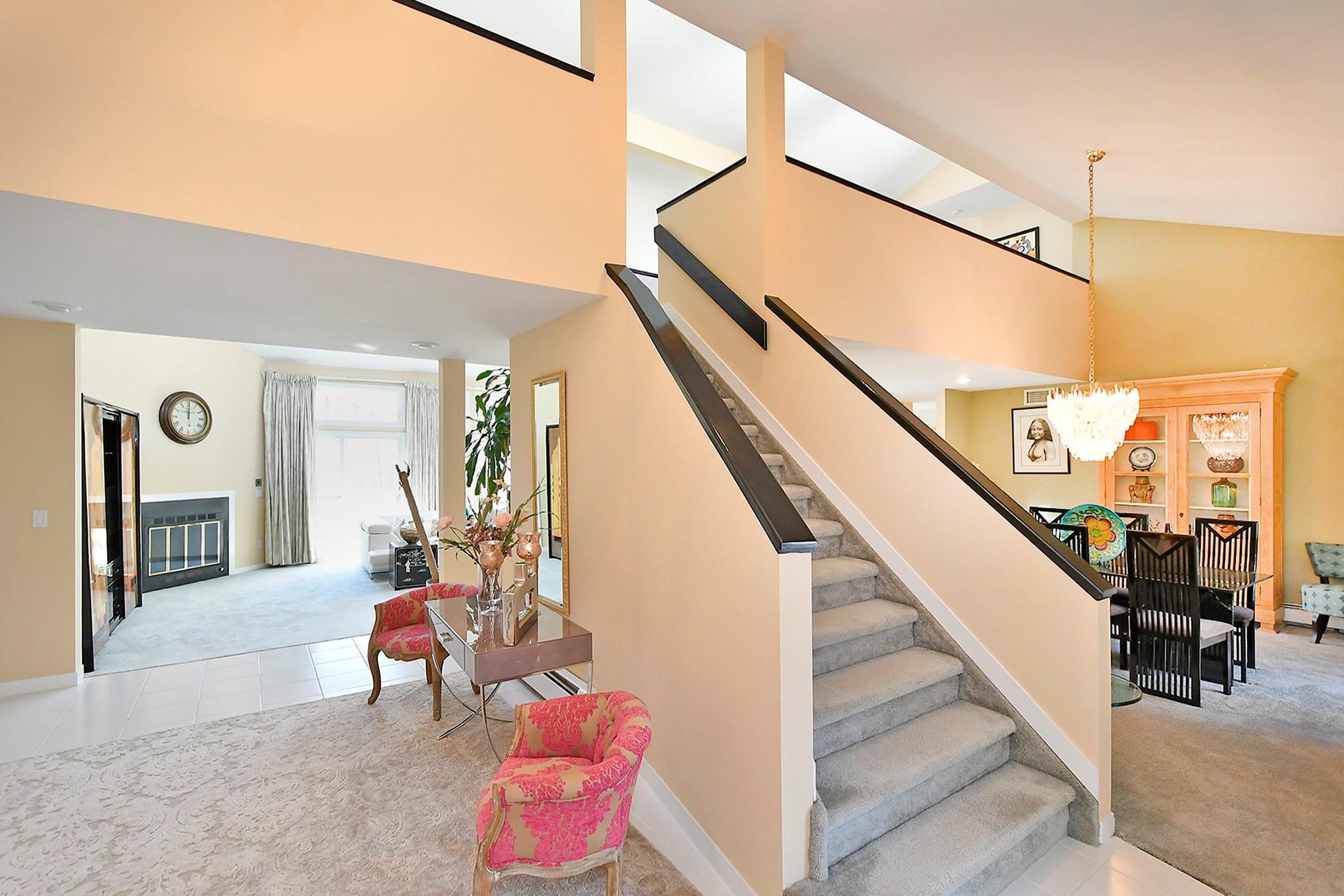 12 Deanna Court, Dix Hills, NY 11746