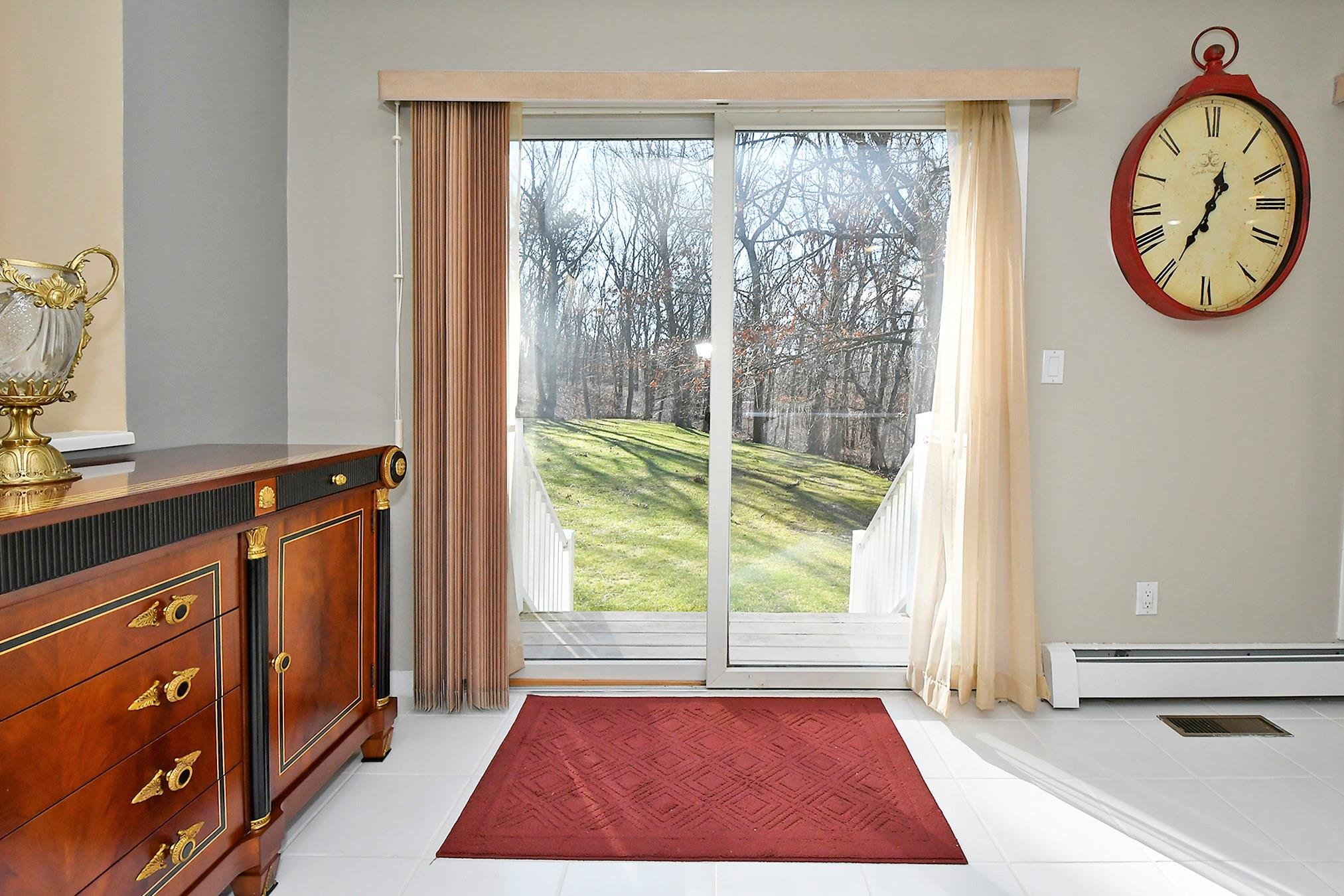 12 Deanna Court, Dix Hills, NY 11746