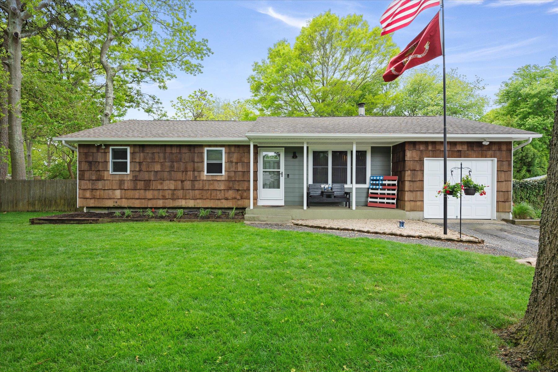 12 Debragga Avenue, East Moriches, NY 11940