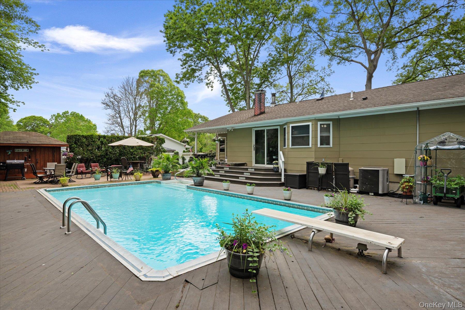 12 Debragga Avenue, East Moriches, NY 11940