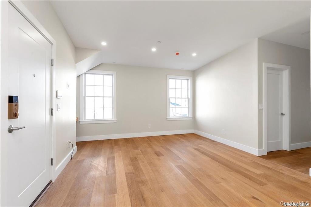 108 South # E, Oyster Bay, NY 11771