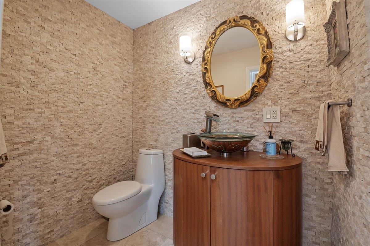 501 Bay 5th Street, West Islip, NY 11795