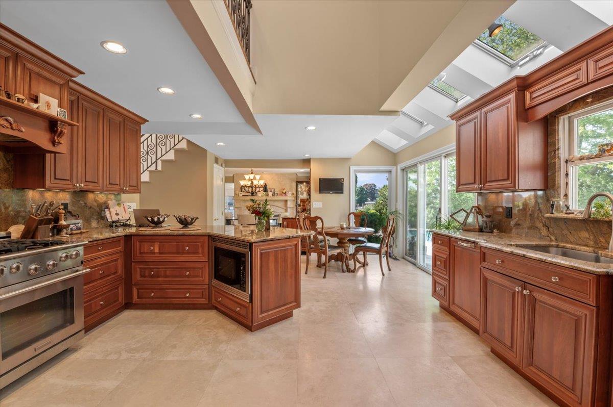 501 Bay 5th Street, West Islip, NY 11795