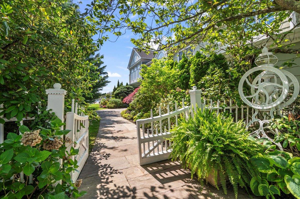 501 Bay 5th Street, West Islip, NY 11795