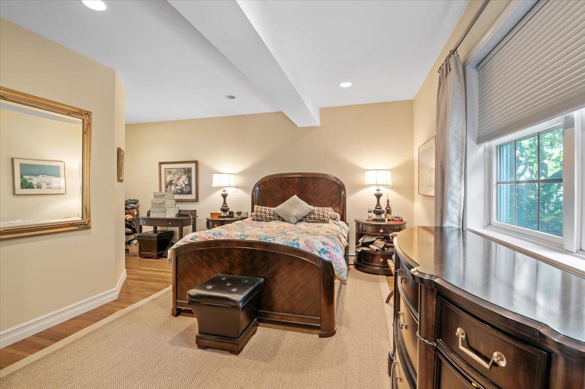 501 Bay 5th Street, West Islip, NY 11795