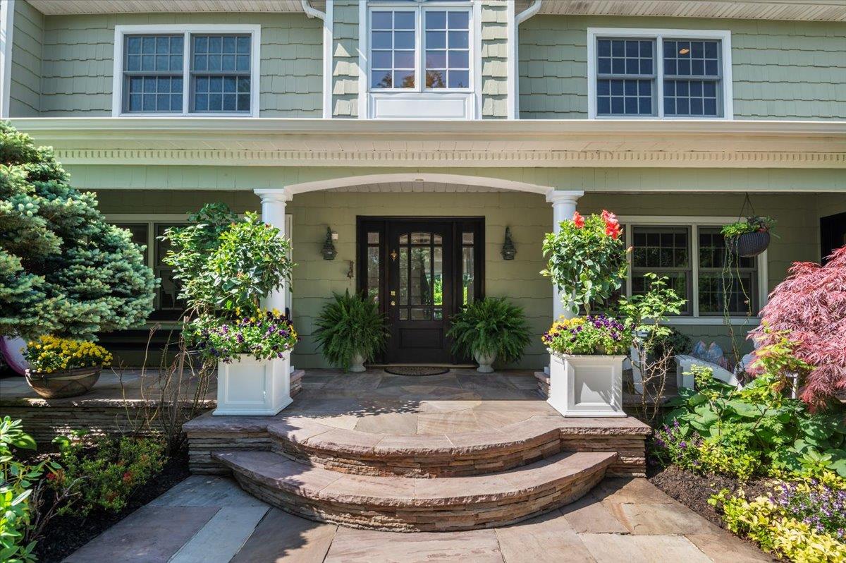 501 Bay 5th Street, West Islip, NY 11795