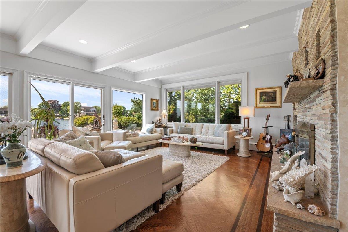 501 Bay 5th Street, West Islip, NY 11795