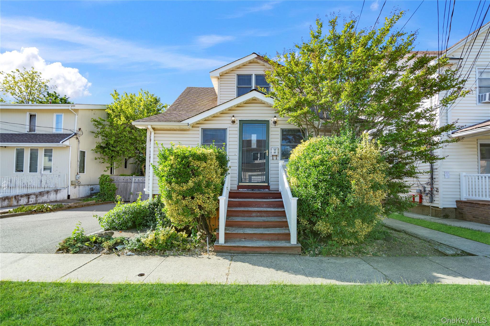 27 Locust Street, Greenvale, NY 11548