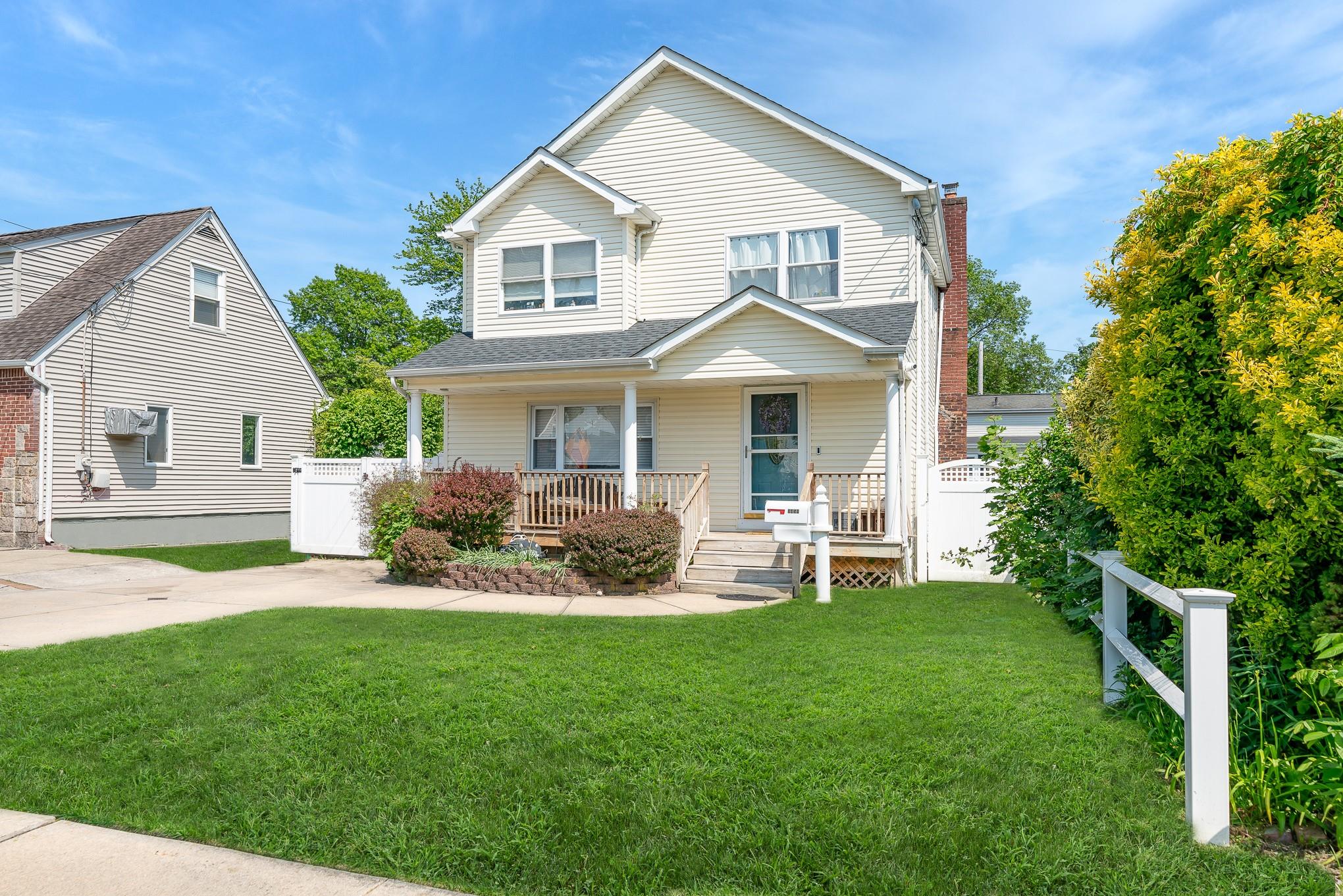 1450 Tadmor Street, Merrick, NY 11566
