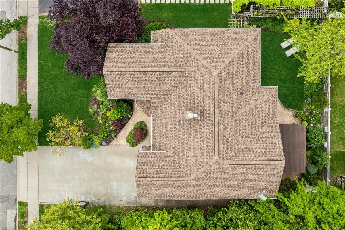 10 Bulaire Road, East Rockaway, NY 11518