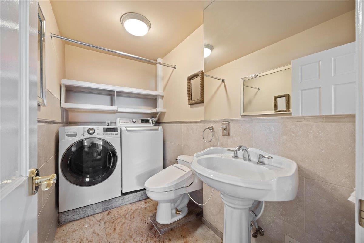 10 Bulaire Road, East Rockaway, NY 11518