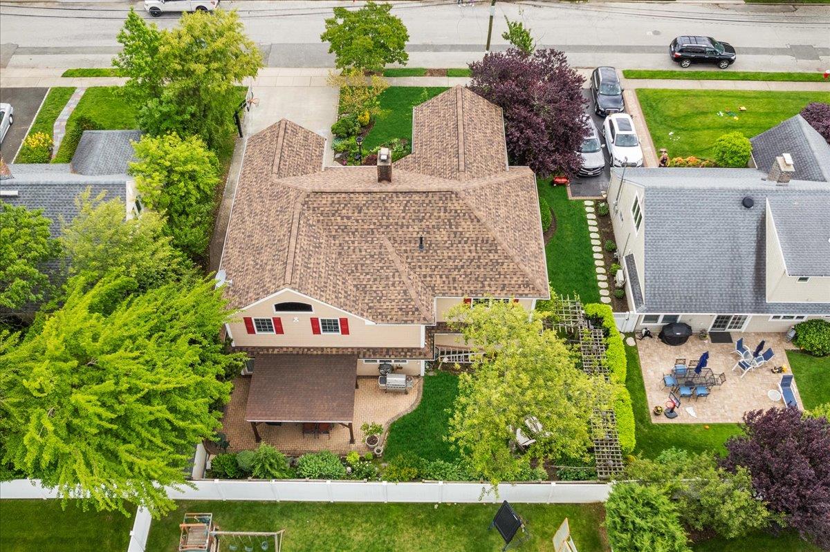 10 Bulaire Road, East Rockaway, NY 11518