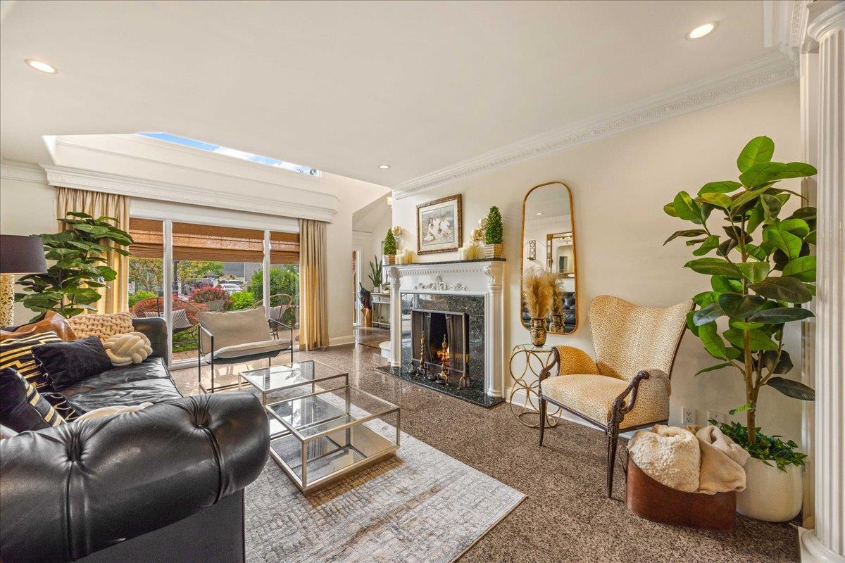 10 Bulaire Road, East Rockaway, NY 11518