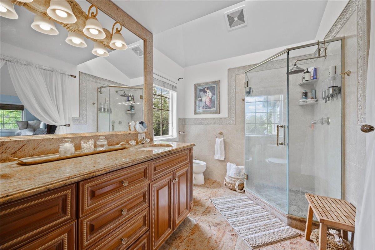 10 Bulaire Road, East Rockaway, NY 11518