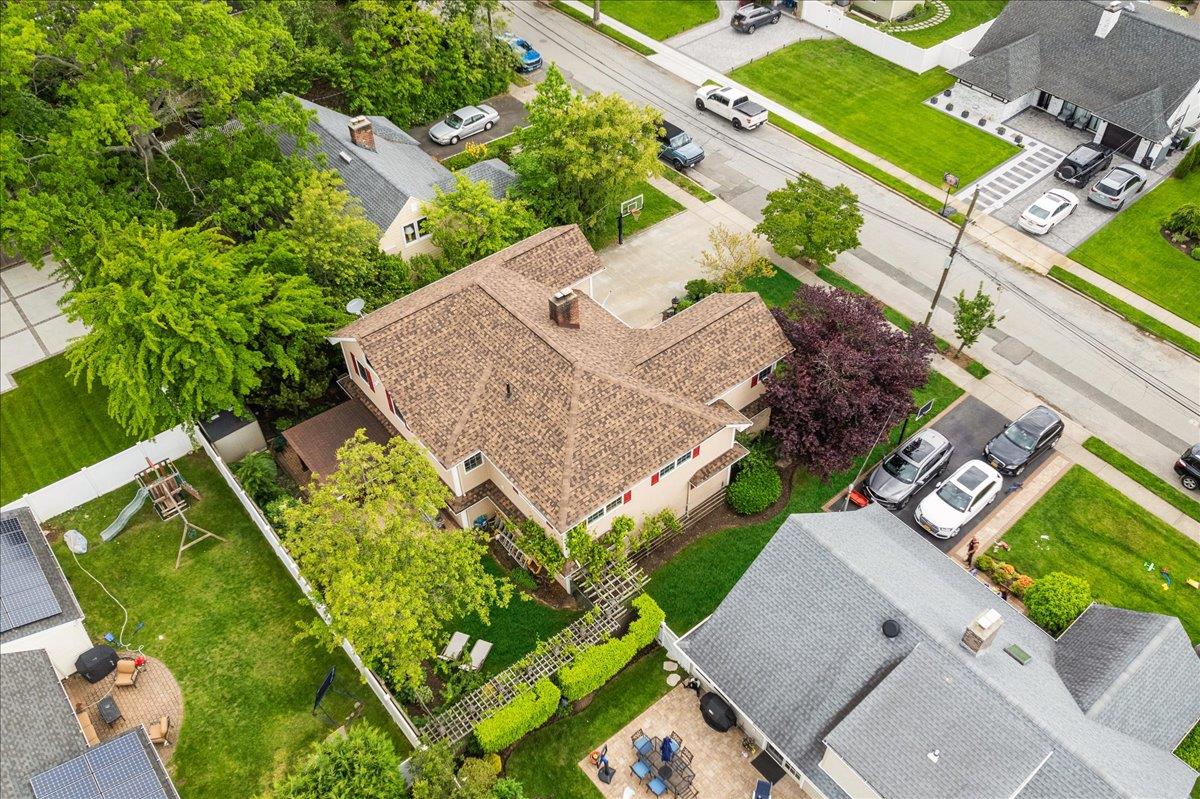 10 Bulaire Road, East Rockaway, NY 11518