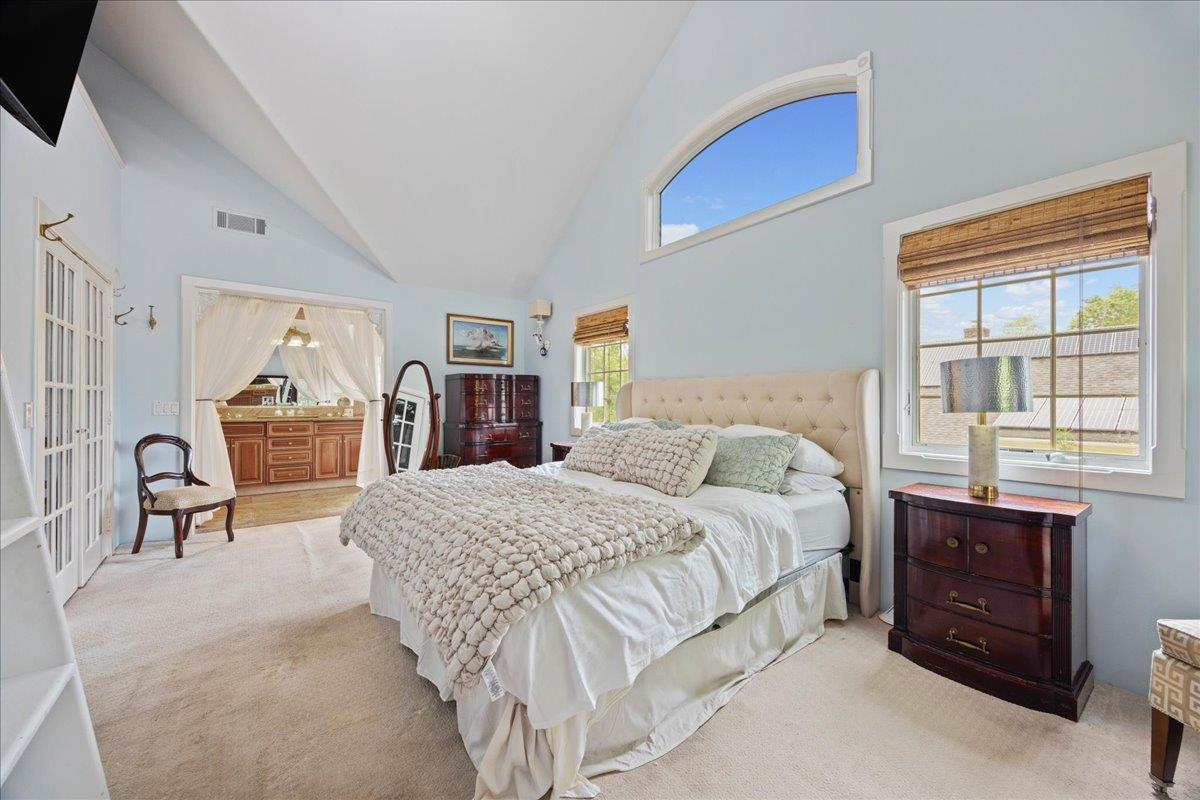 10 Bulaire Road, East Rockaway, NY 11518