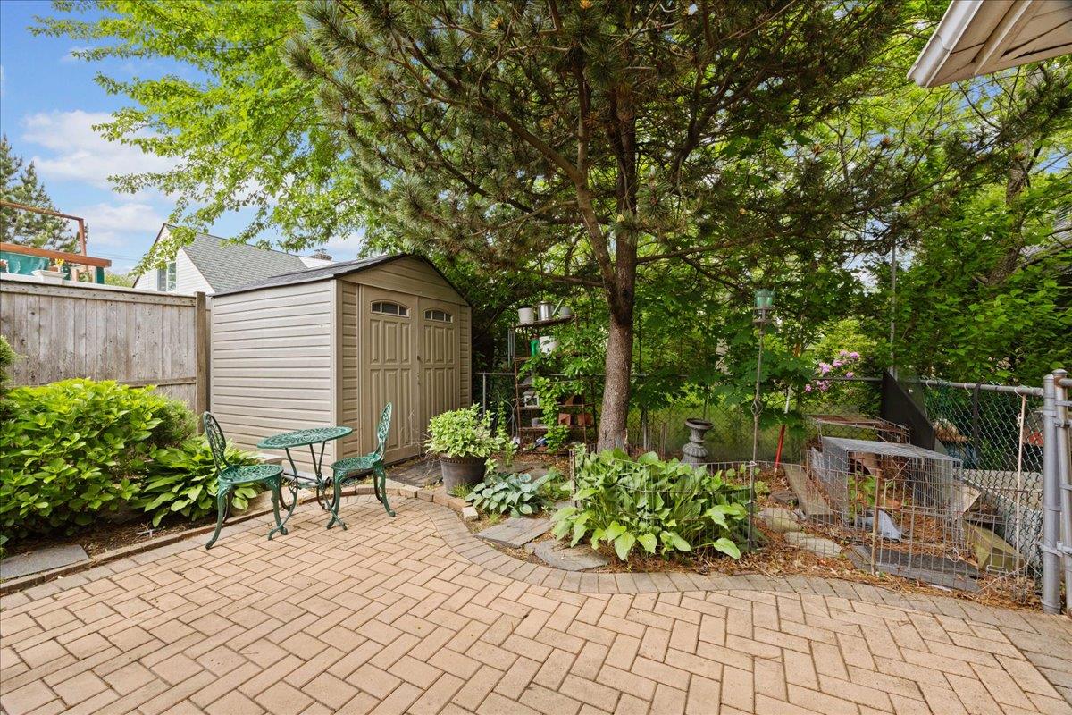 10 Bulaire Road, East Rockaway, NY 11518