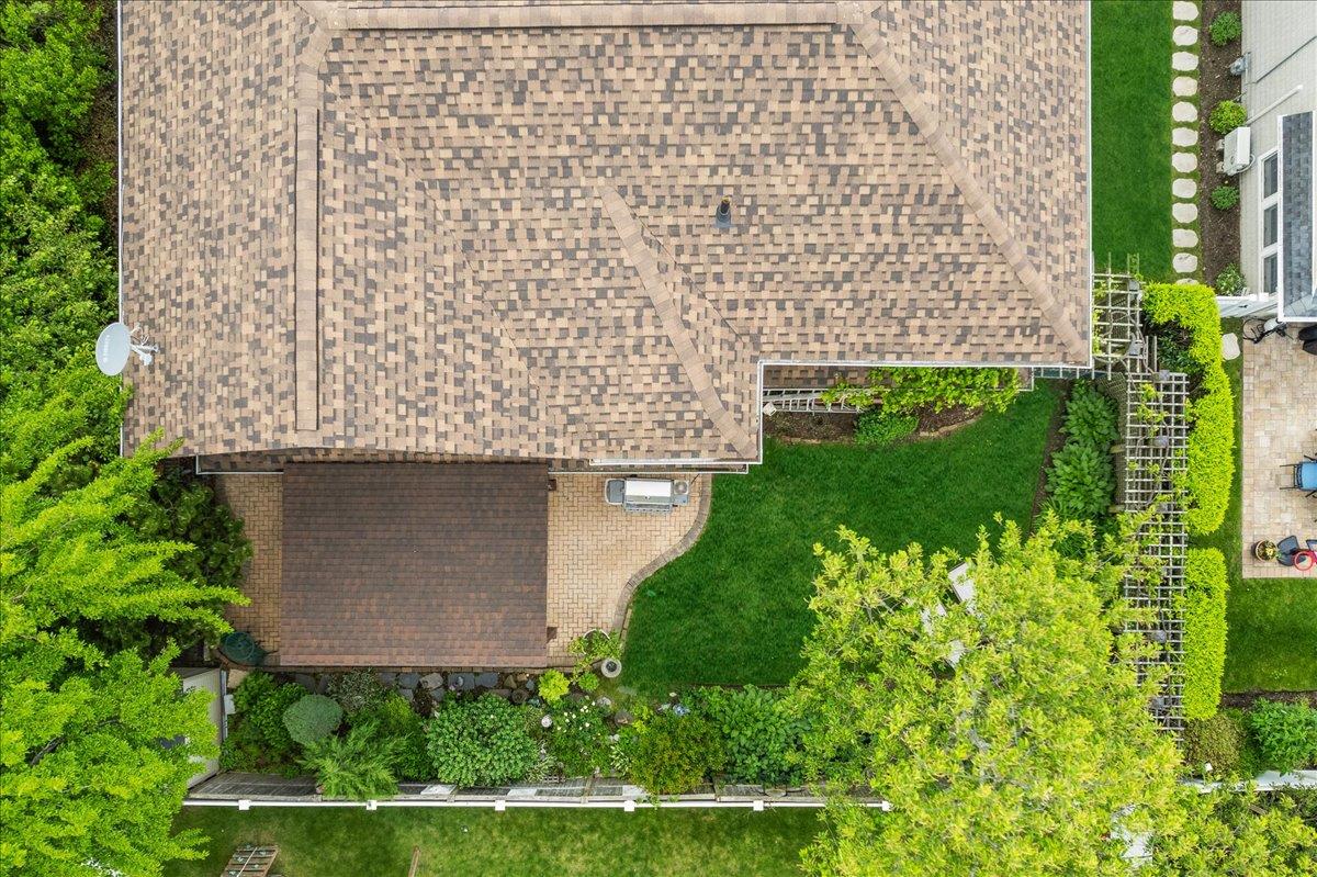 10 Bulaire Road, East Rockaway, NY 11518