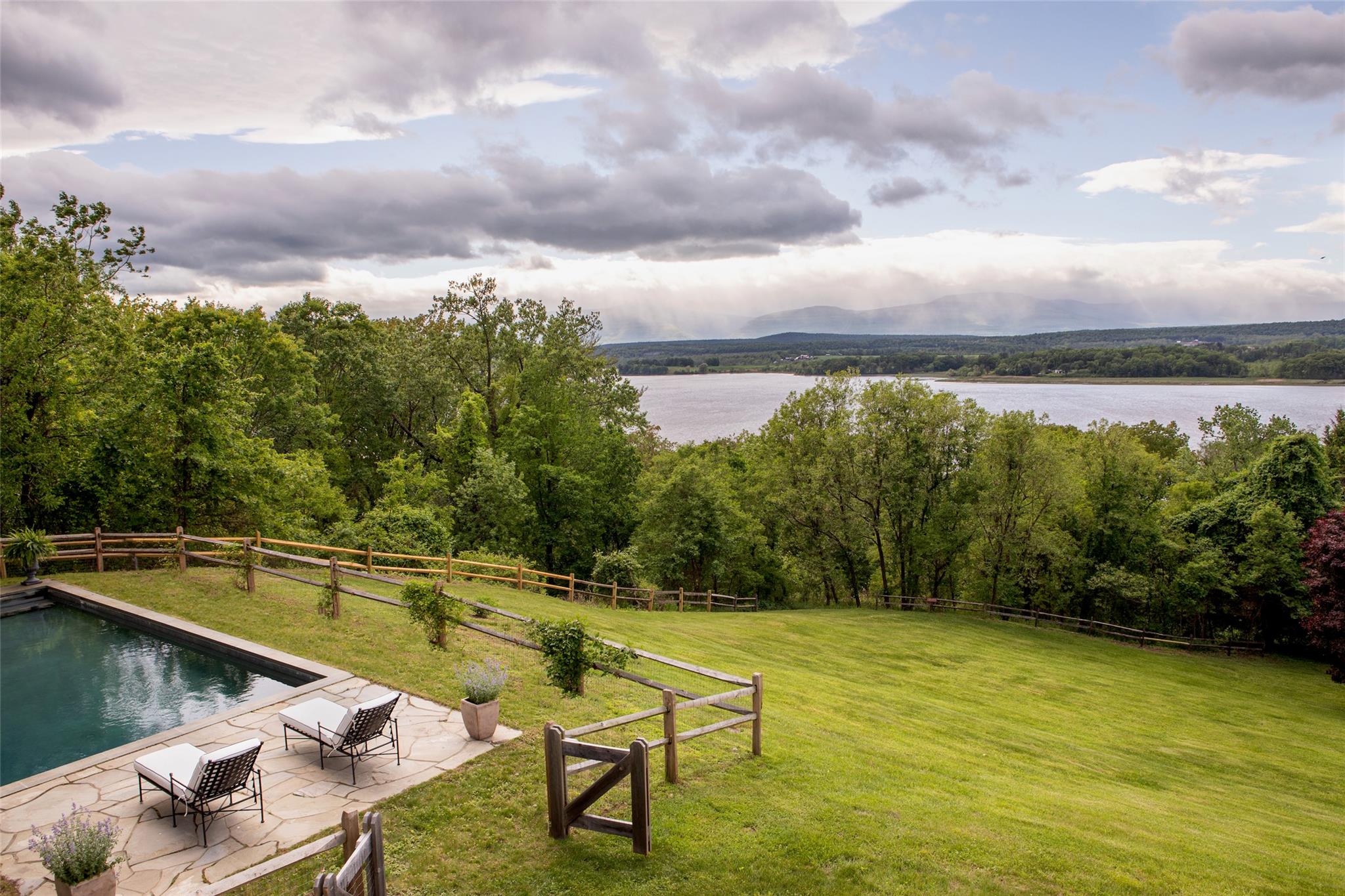 49 Sunset Circle, Germantown, NY 12526