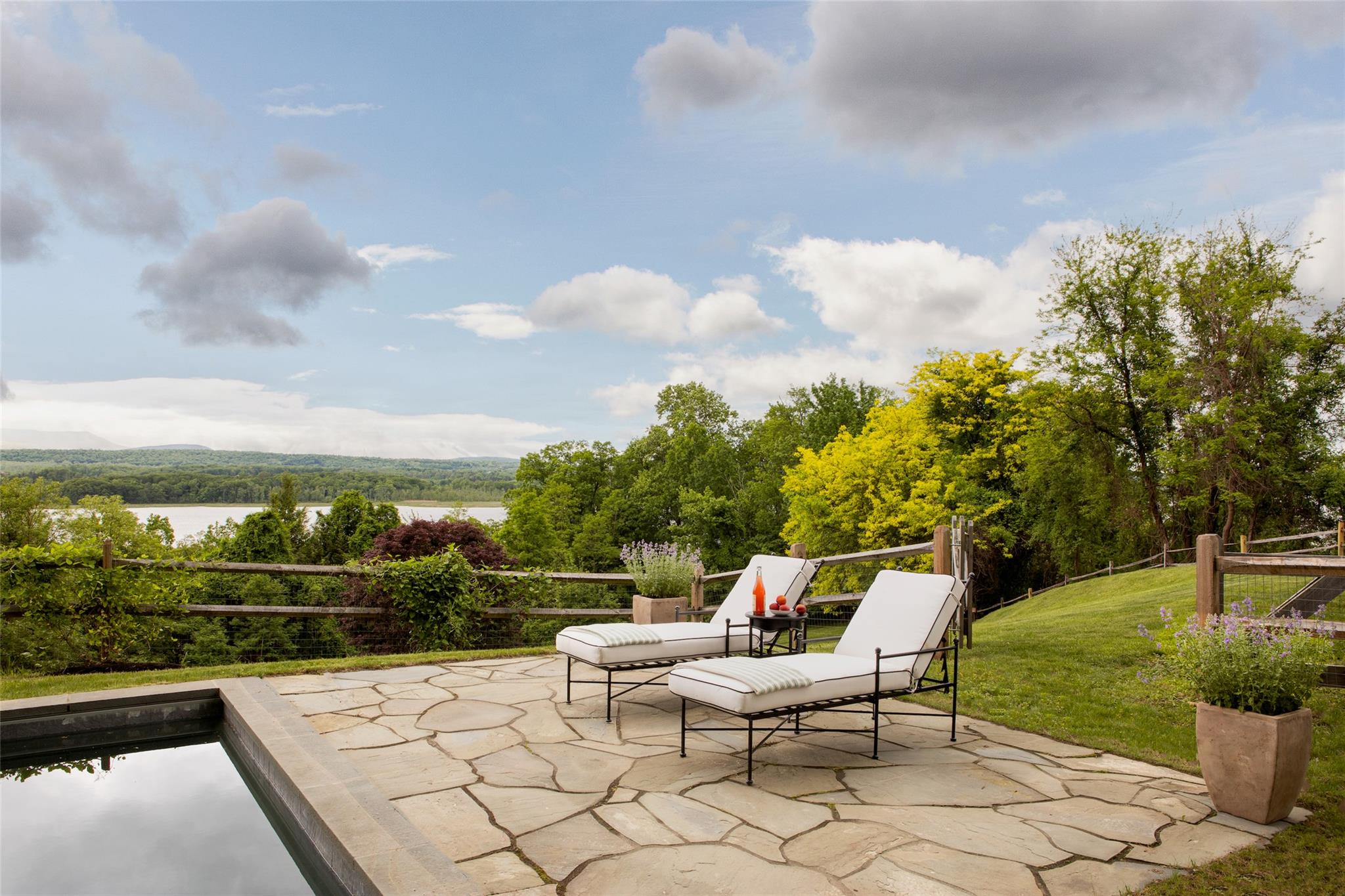 49 Sunset Circle, Germantown, NY 12526