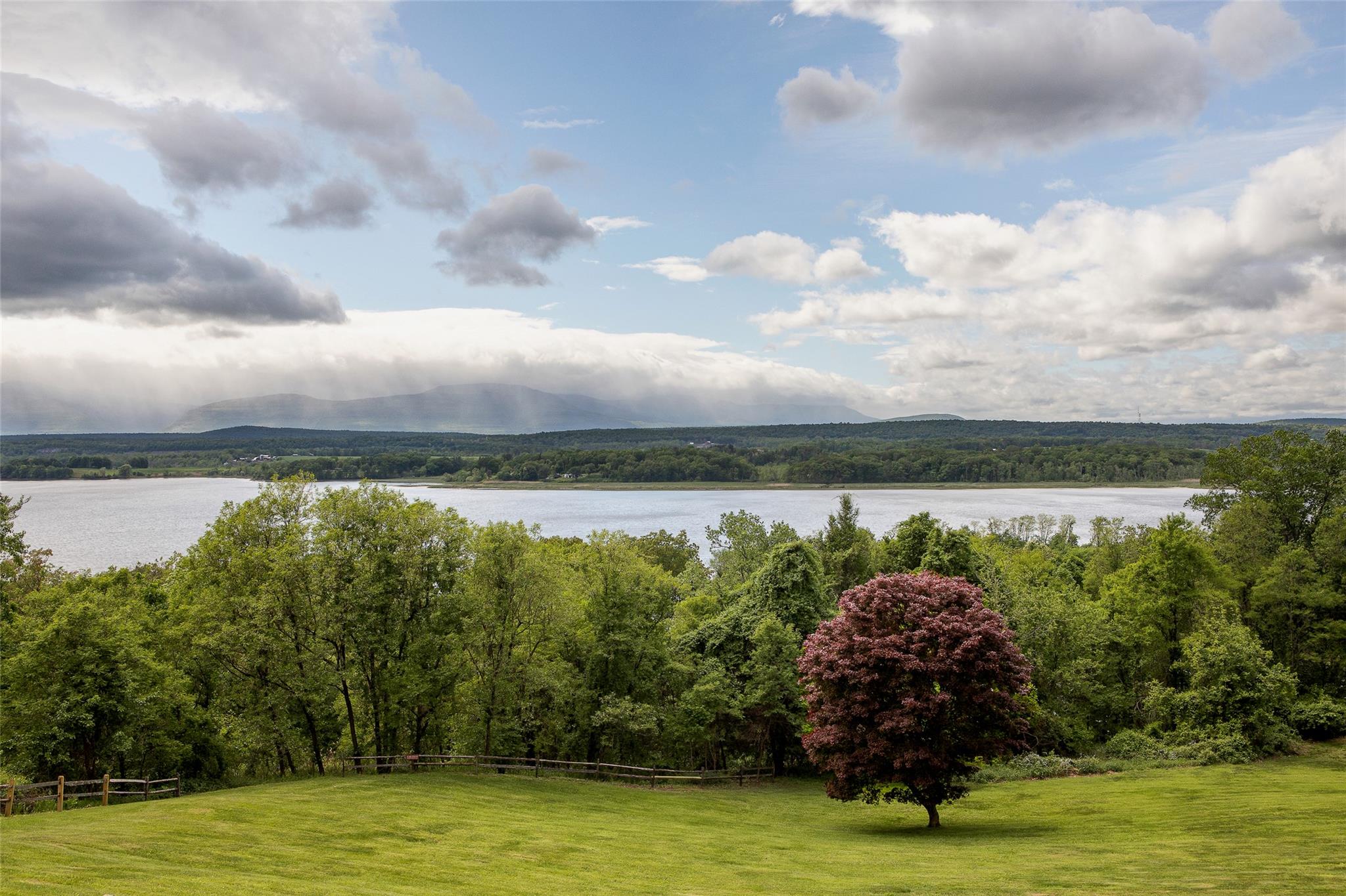 49 Sunset Circle, Germantown, NY 12526