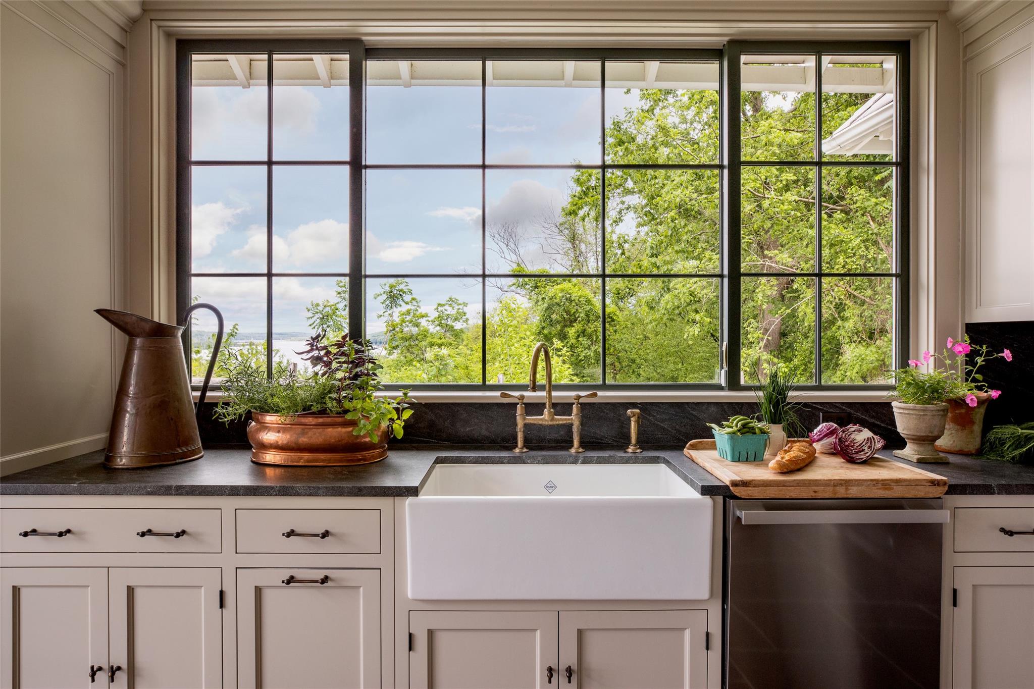 49 Sunset Circle, Germantown, NY 12526