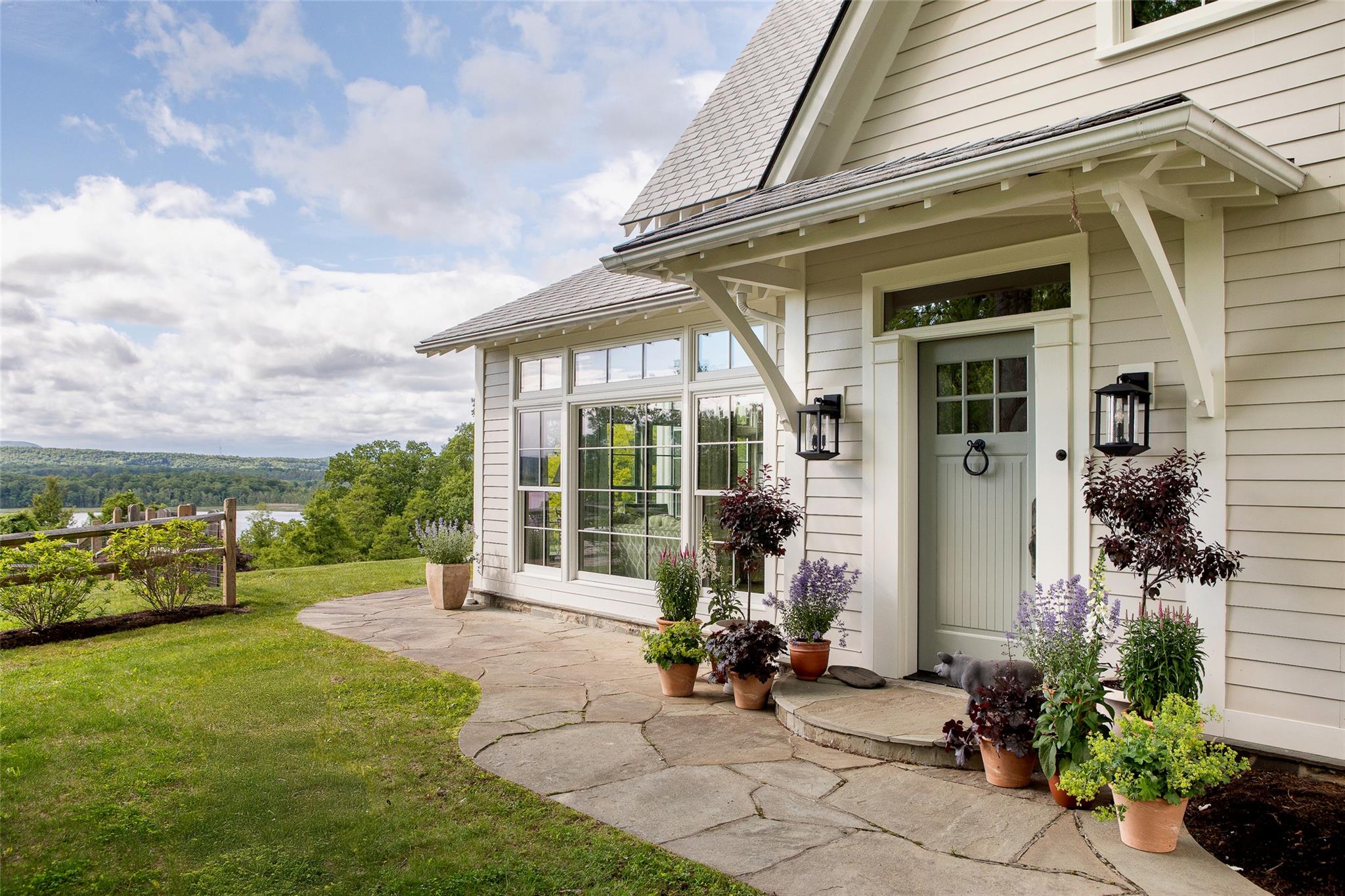 49 Sunset Circle, Germantown, NY 12526