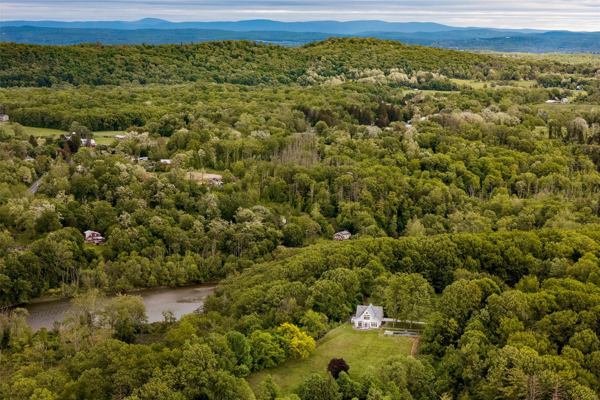 49 Sunset Circle, Germantown, NY 12526