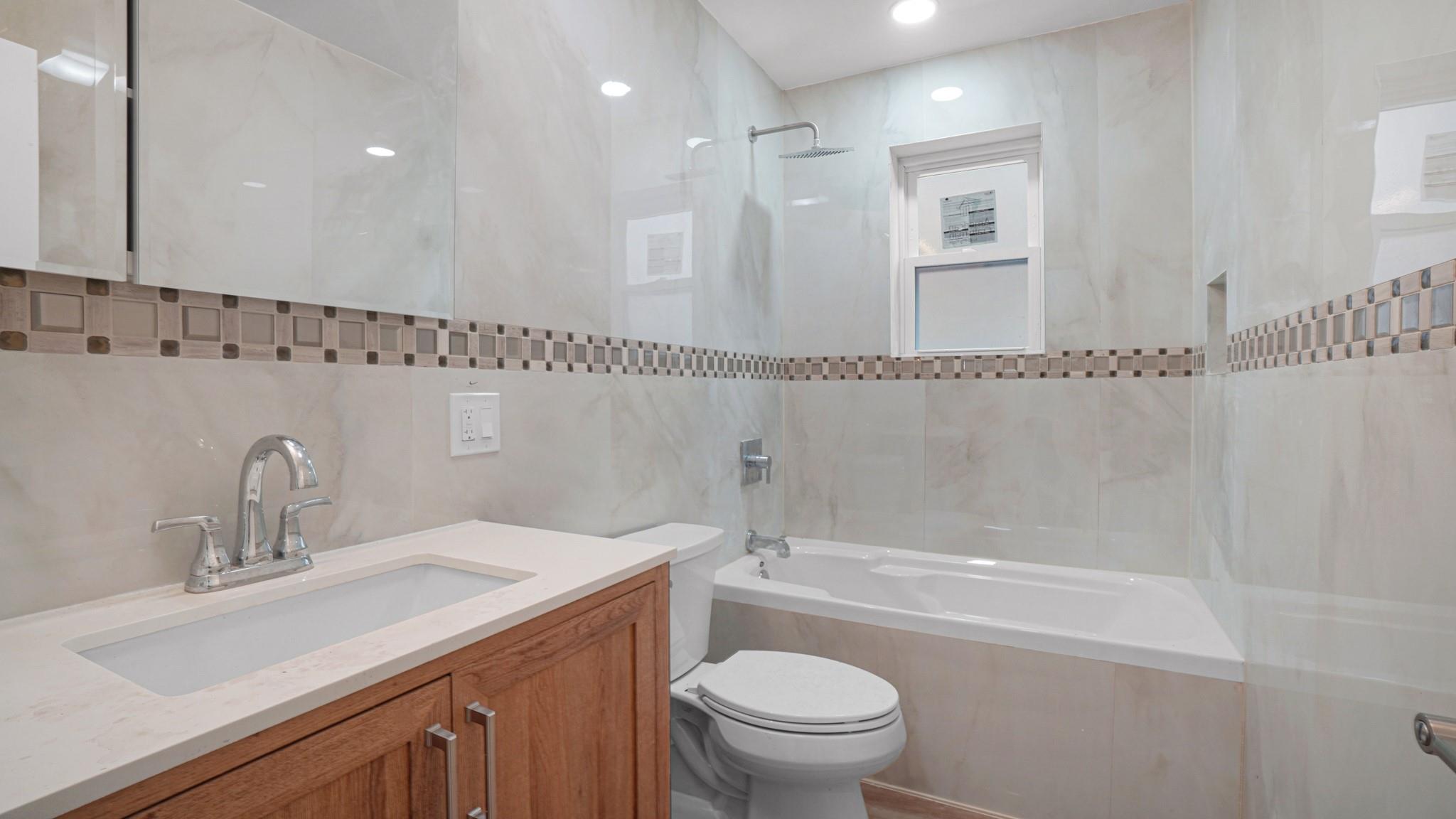 3964 Duryea Ave, Bronx, NY 10466