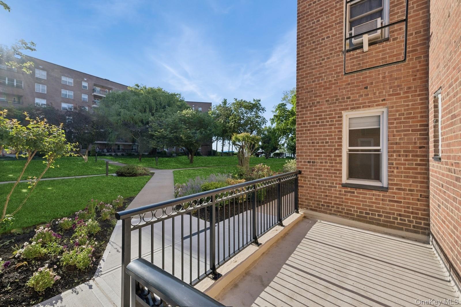 162-21 Powells Cove Boulevard # 1M, Beechhurst, NY 11357