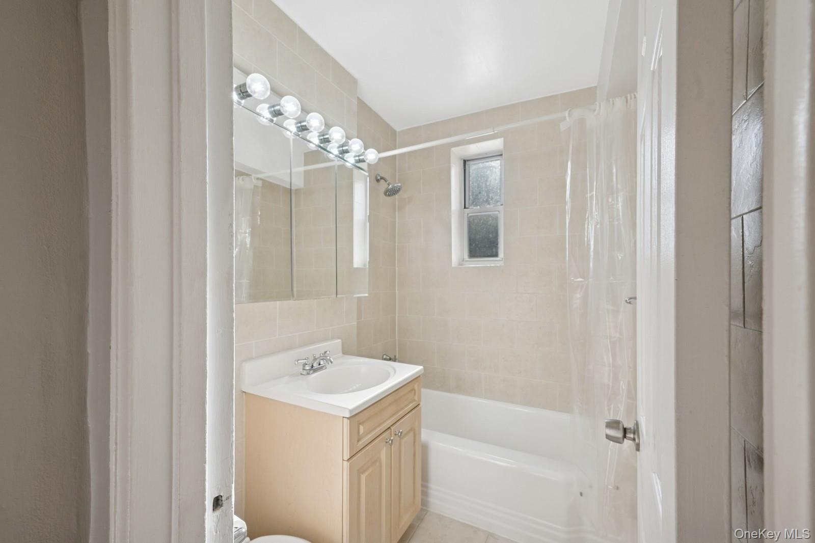 162-21 Powells Cove Boulevard # 1M, Beechhurst, NY 11357