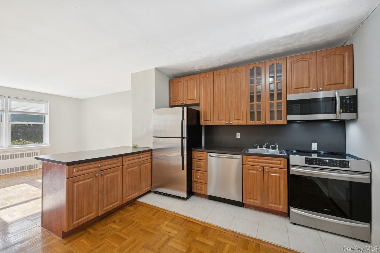 162-21 Powells Cove Boulevard # 1M, Beechhurst, NY 11357