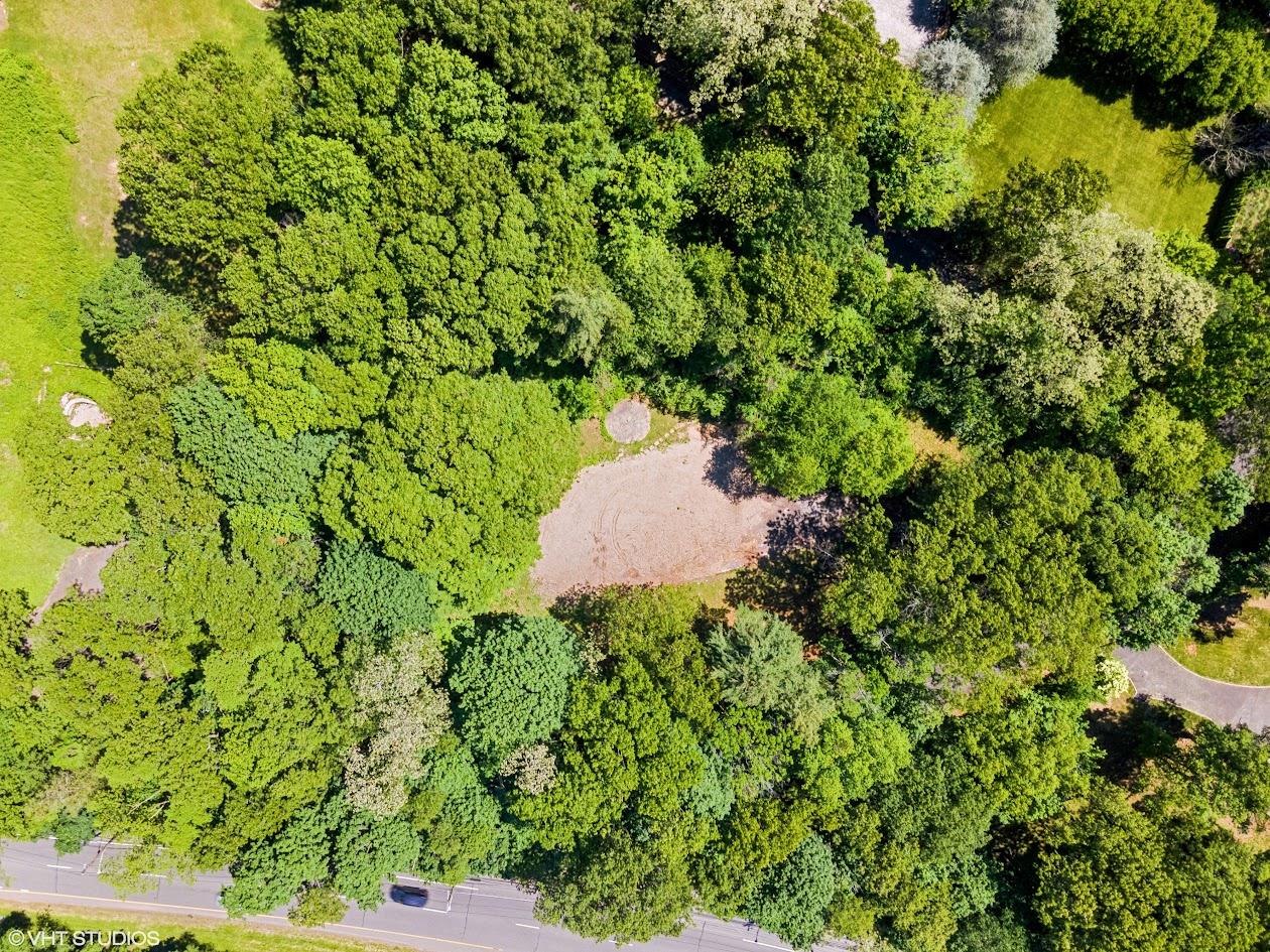 10 High Farms Road, Glen Head, NY 11545