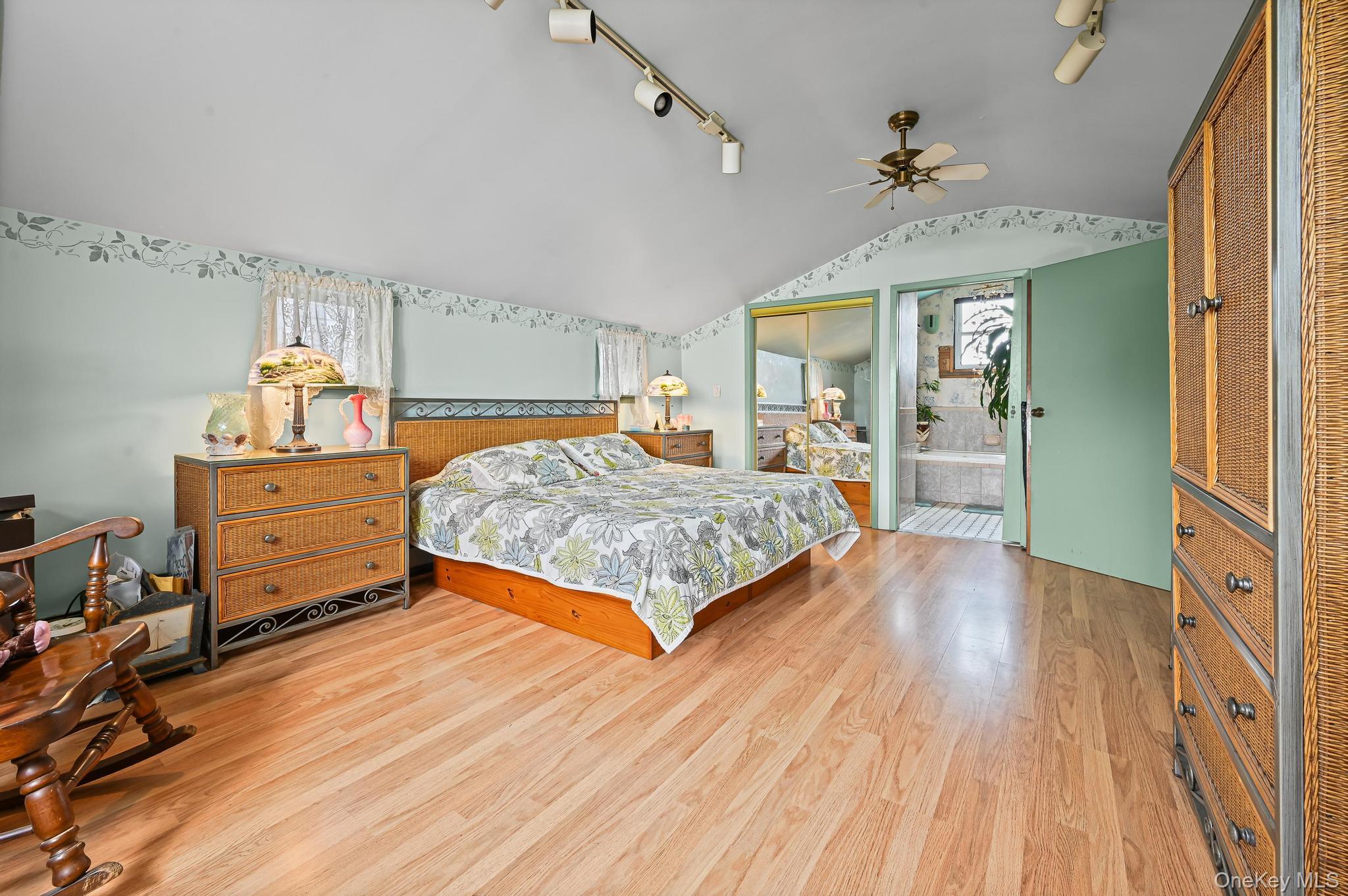 1234 Cross Bay Boulevard, Broad Channel, NY 11693