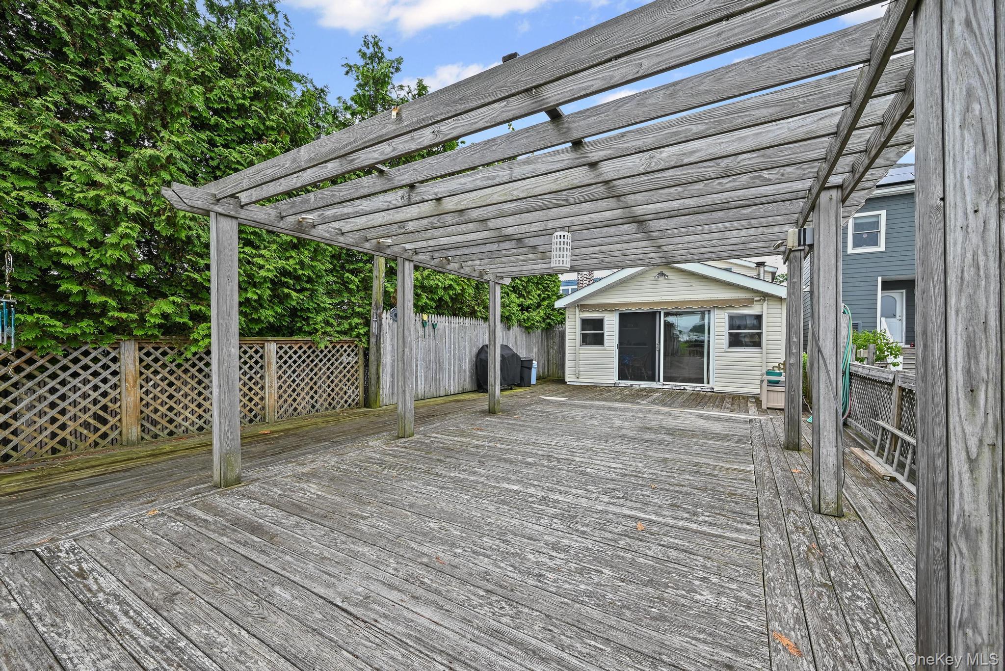 1234 Cross Bay Boulevard, Broad Channel, NY 11693