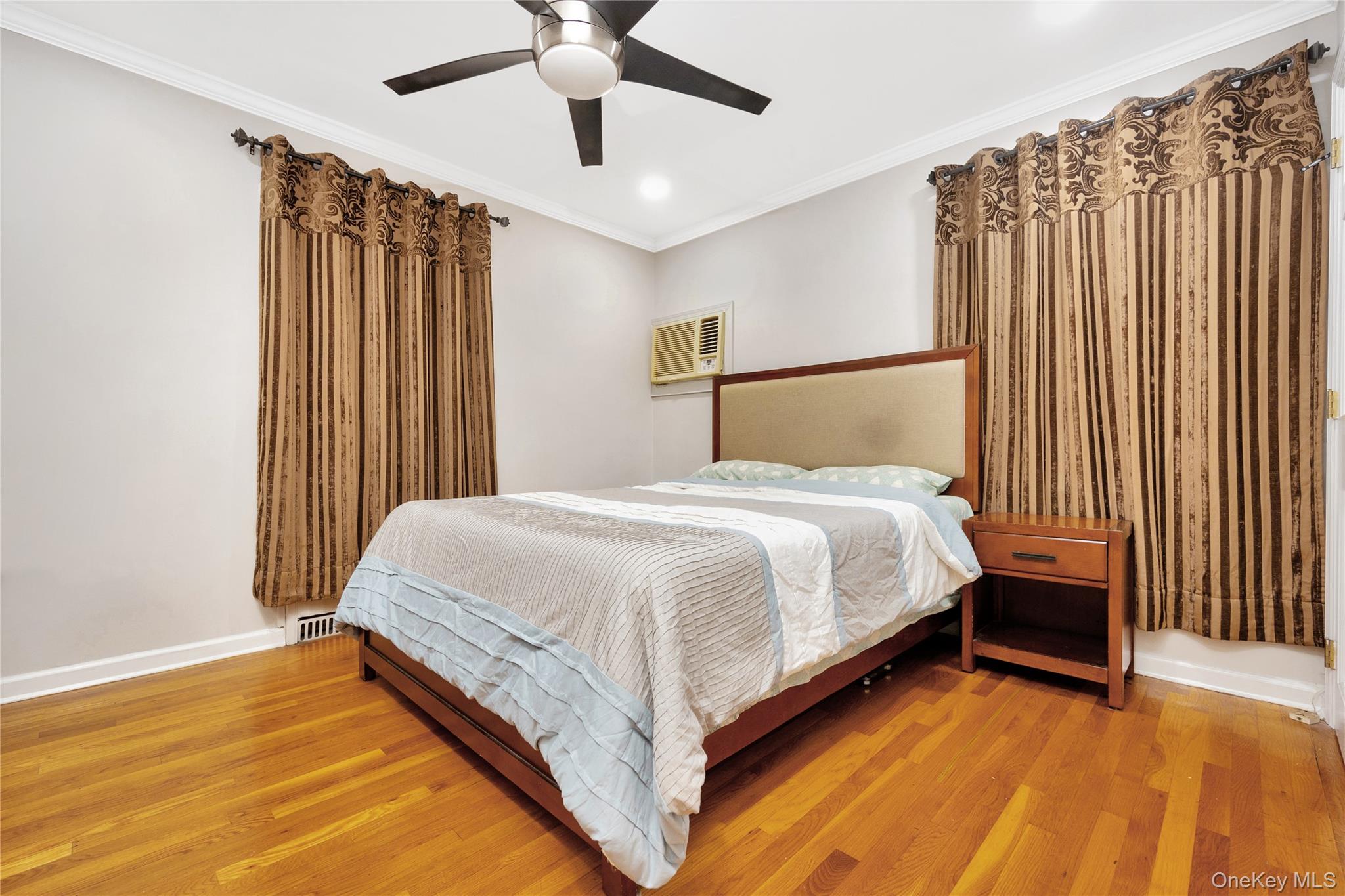 75 Cornwell Avenue, Williston Park, NY 11596