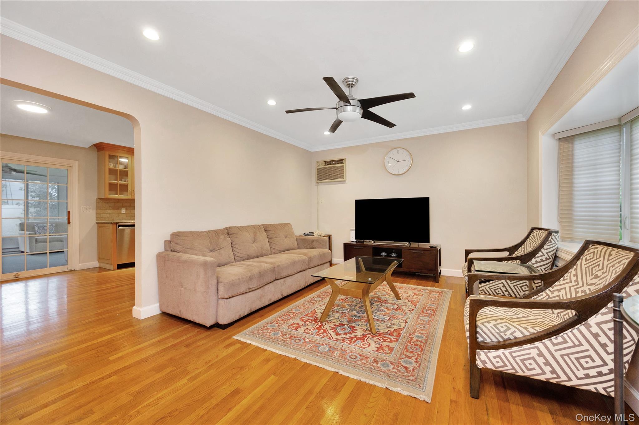 75 Cornwell Avenue, Williston Park, NY 11596