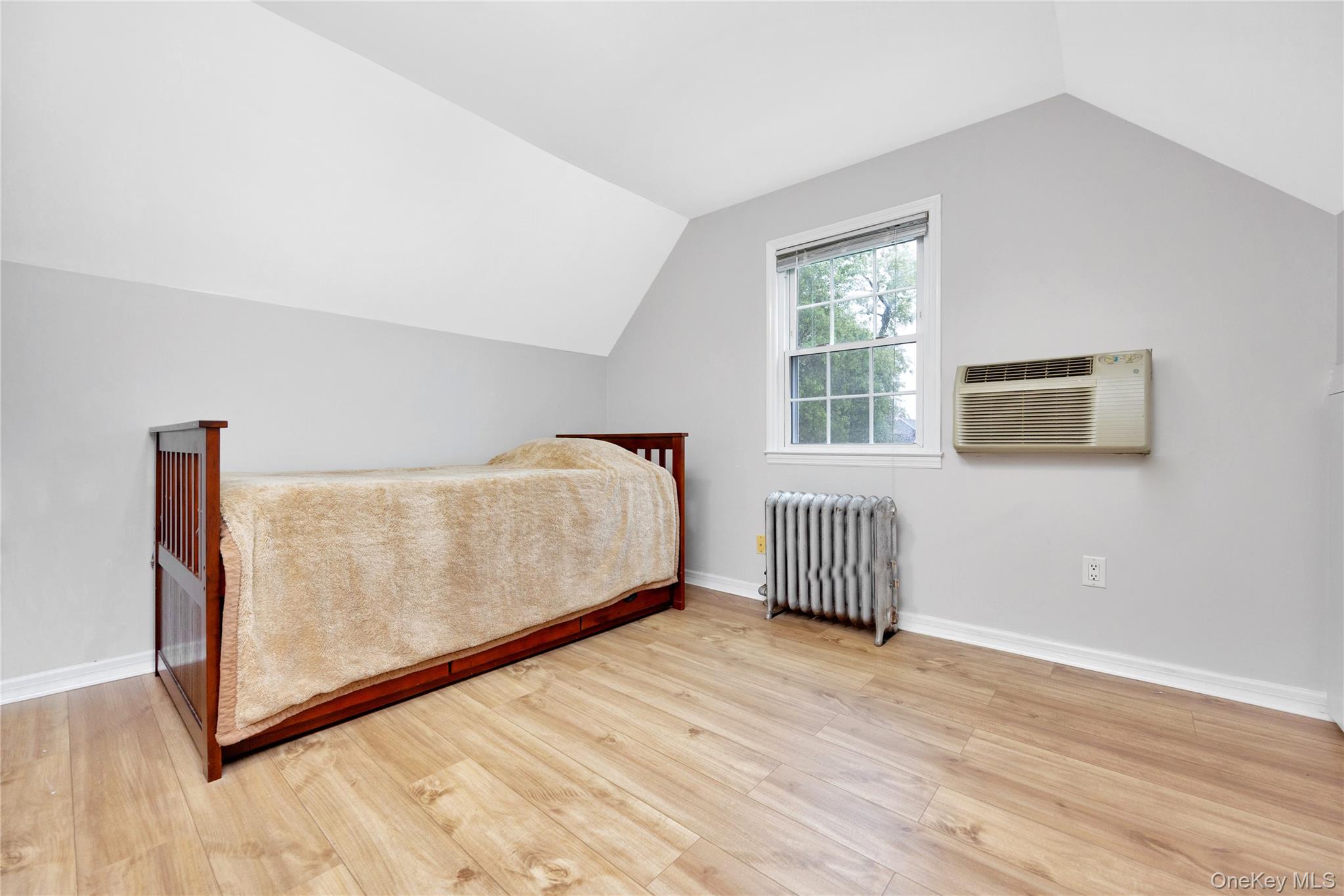 75 Cornwell Avenue, Williston Park, NY 11596