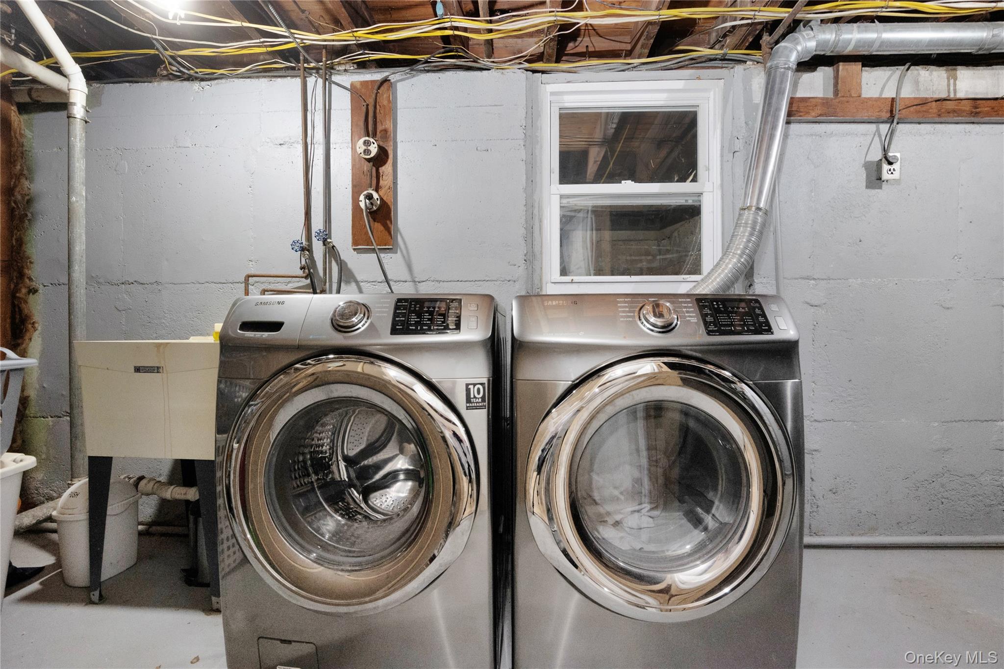 75 Cornwell Avenue, Williston Park, NY 11596