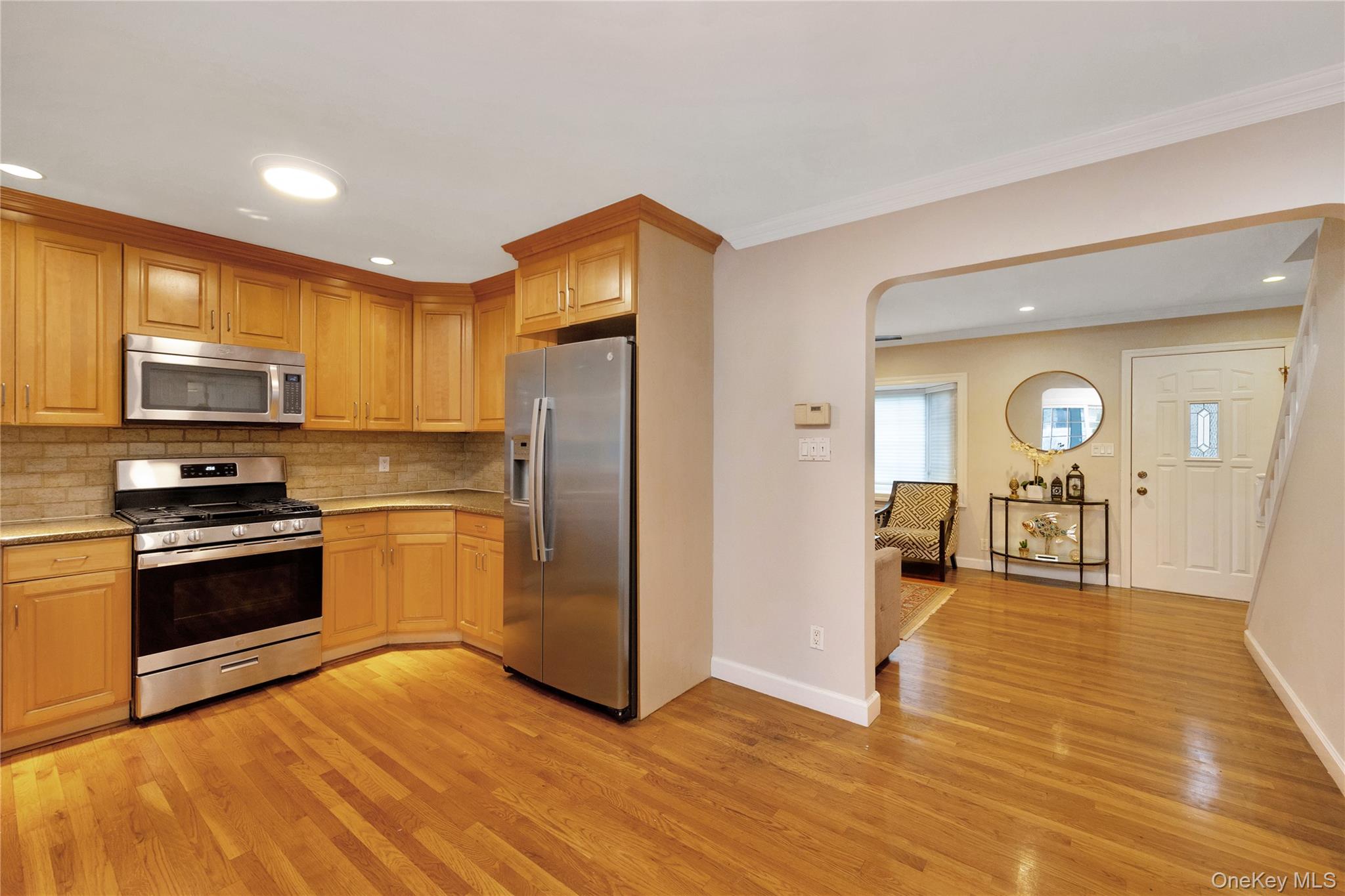 75 Cornwell Avenue, Williston Park, NY 11596