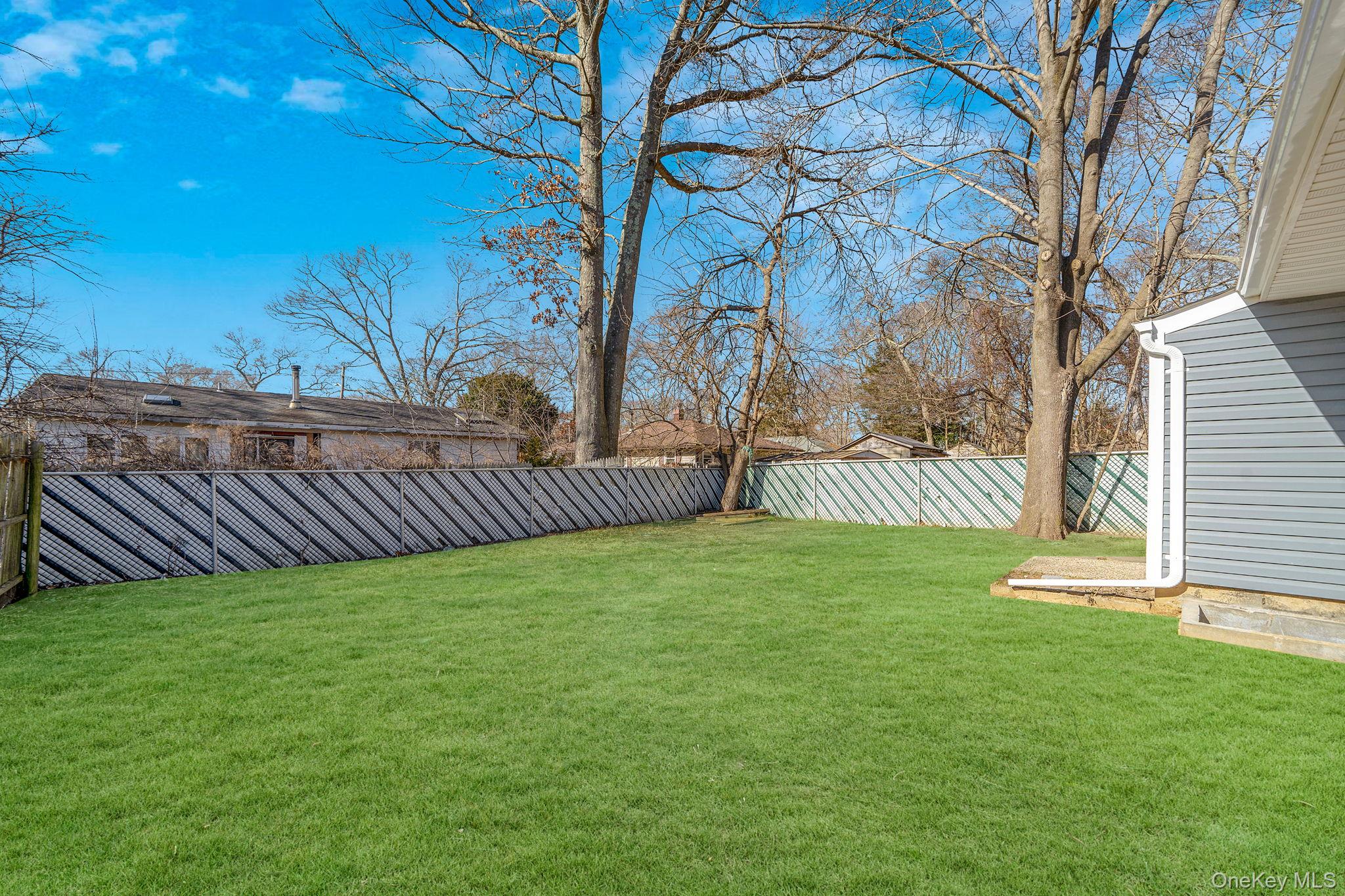 18A Broadway, Mastic, NY 11950