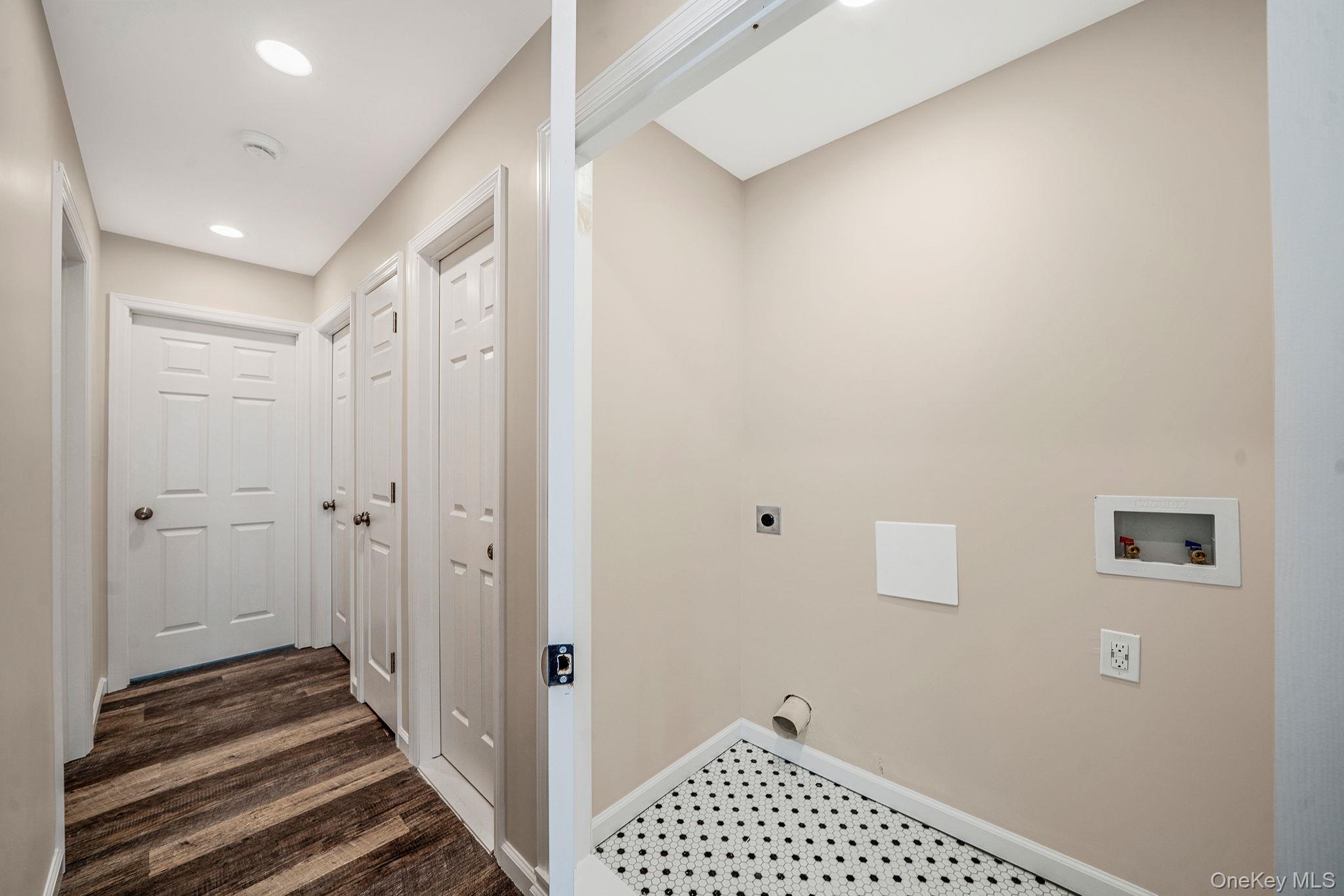 18A Broadway, Mastic, NY 11950