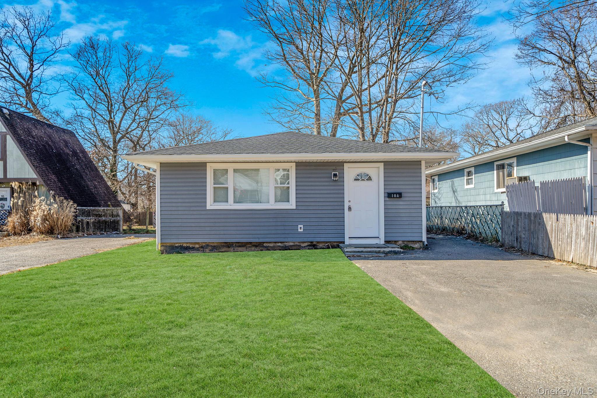 18A Broadway, Mastic, NY 11950