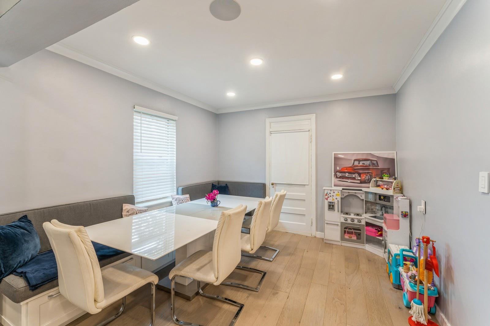 1355 Broadway # B20, Hewlett, NY 11557