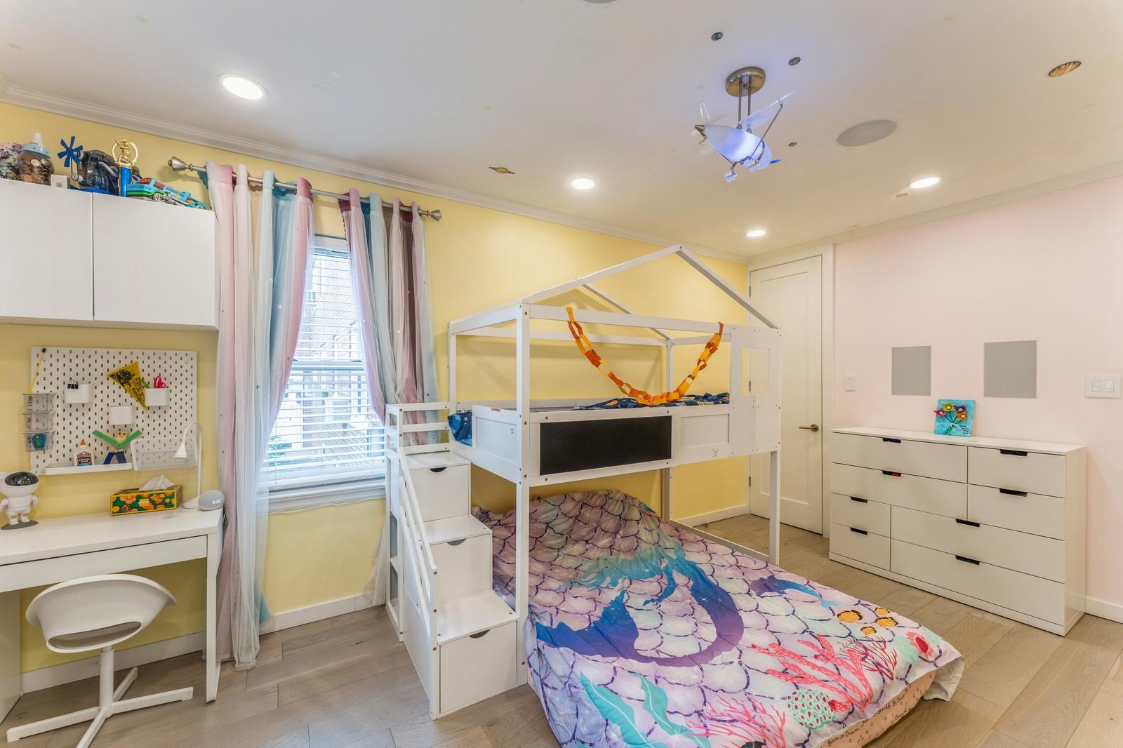 1355 Broadway # B20, Hewlett, NY 11557