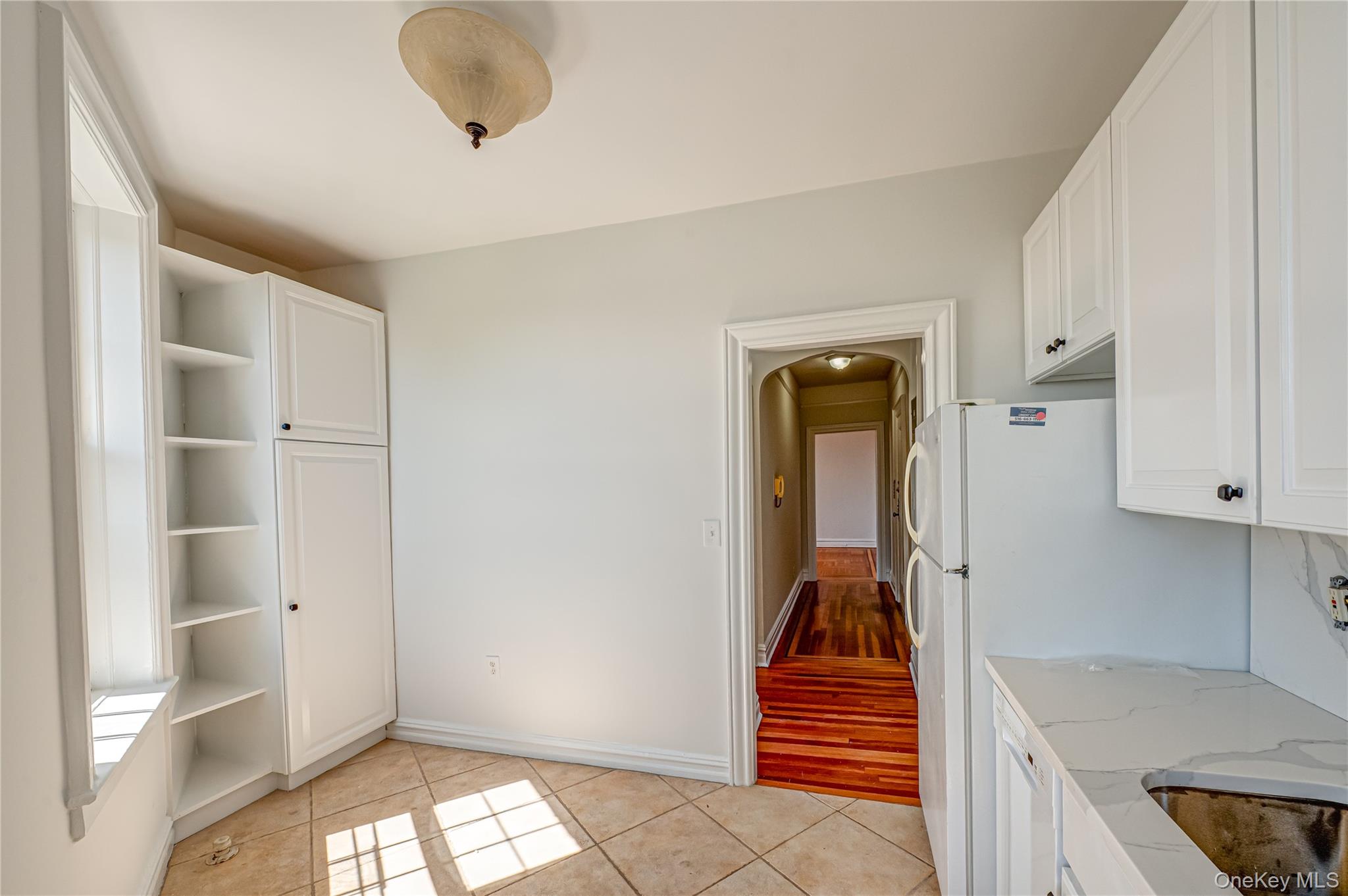 12 Hamilton Place # D11, Garden City, NY 11530